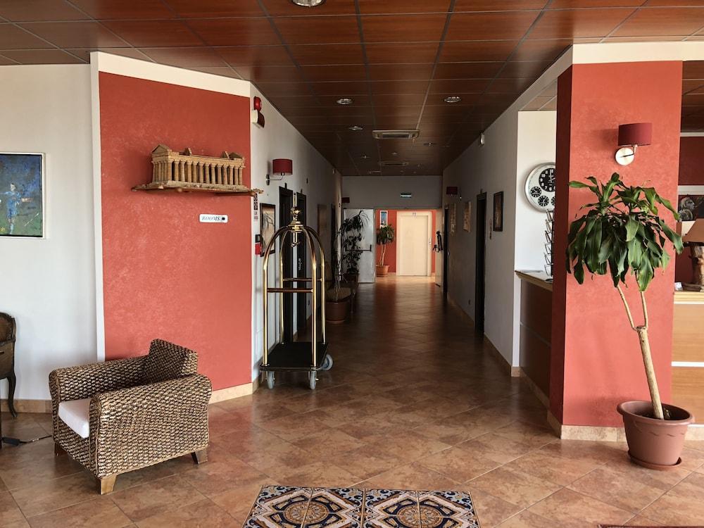 סן לאונה Residence Hotel Antica Perla מראה חיצוני תמונה